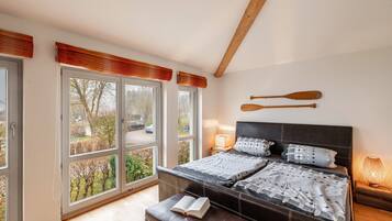2 bedrooms, bed sheets