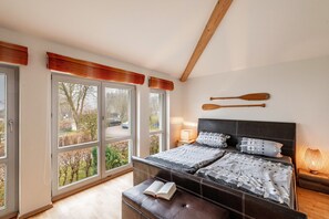 2 bedrooms, bed sheets