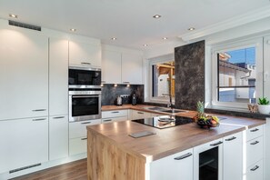 Fridge, microwave, oven, stovetop