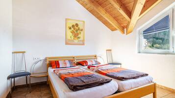 2 bedrooms, free WiFi, bed sheets