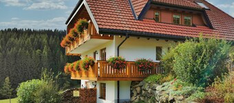 Apartment 'Fichte' with Shared Garden, Balcony and Wi-Fi