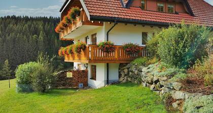 Apartment 'Fichte' with Shared Garden, Balcony and Wi-Fi