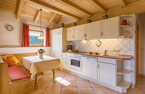 Geladeira, fogão, cooktop, lava-louças