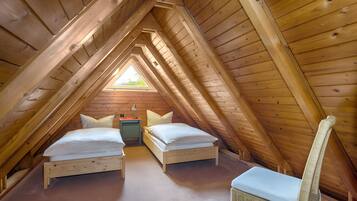 1 bedroom, bed sheets