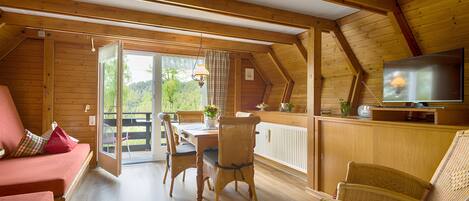 TV, ping pong, stereo