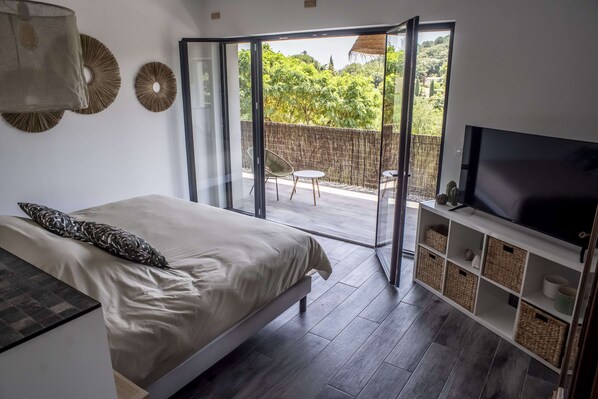 3 bedrooms, iron/ironing board, WiFi, bed sheets - Villa Gianna, family hotel 5 minutes from the village of Anduze 8 people (Anduze)