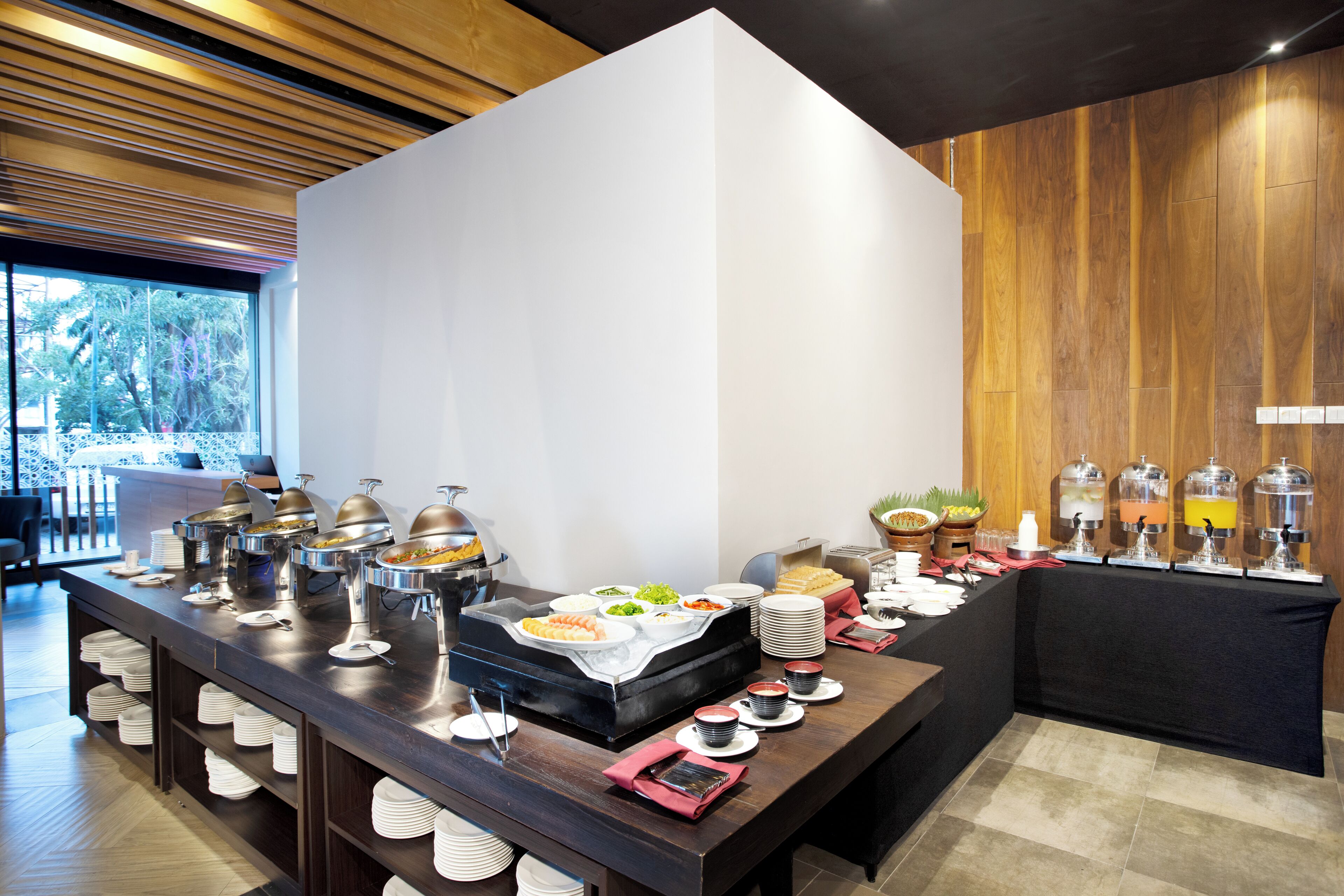 每日供應自助早餐 (每人 IDR75000)