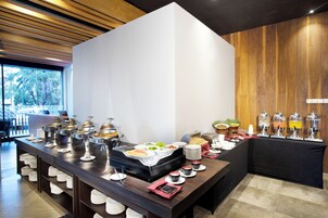 Desayuno buffet todos los días (con cargo)
