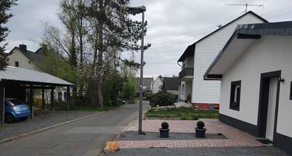 Cozy bungalow for 4 people in the beautiful HunsrĂŒck