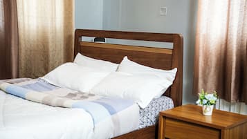 Chambre Simple Luxe | Literie de qualité supérieure, matelas mémoire de forme