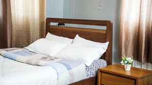 Luxury Single Room | Premium bedding, memory foam beds, soundproofing, free WiFi - Northern Gateway Hotel And Lounge (Kamdini)