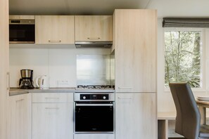 Apartment | Private kitchen - Relaxing Apartment With Jacuzzi (Turnhout)