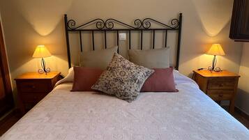 2 chambres, fer et planche à repasser, lit parapluie, Wi-Fi