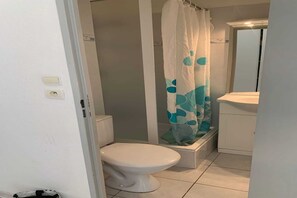 Shower - Ideal for Families & Beach Lovers (Agde)