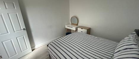 1 bedroom, WiFi, bed sheets