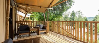 Tienda de campaña familiar en Dochamps