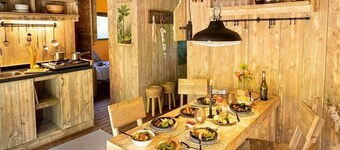 Luxury sunshine tent in Dochamps