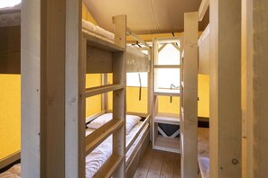 3 عدّة غرف نوم وخدمة الإنترنت