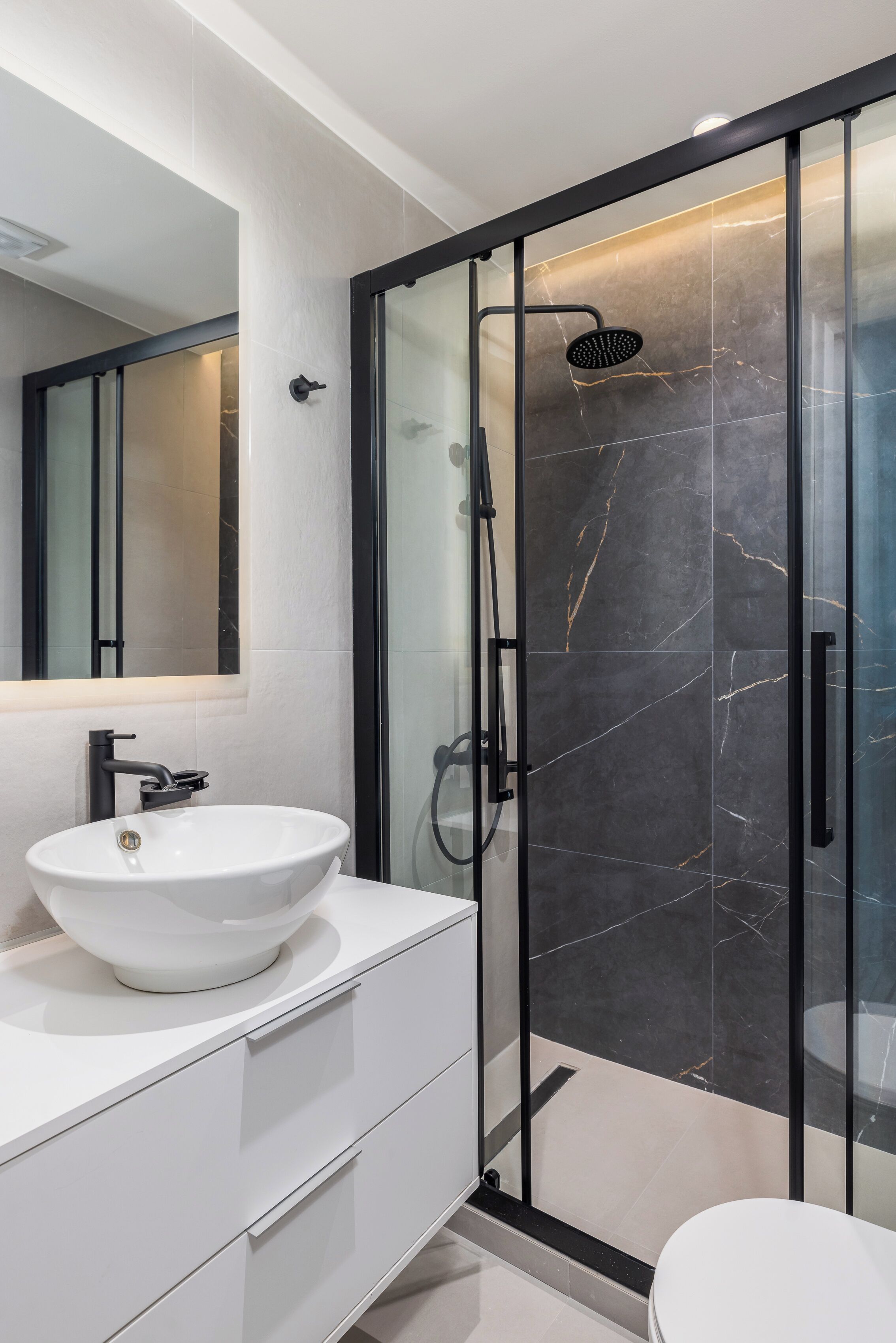 Apartment, 1 Bedroom | Bathroom | Shower, eco-friendly toiletries, hair dryer, towels