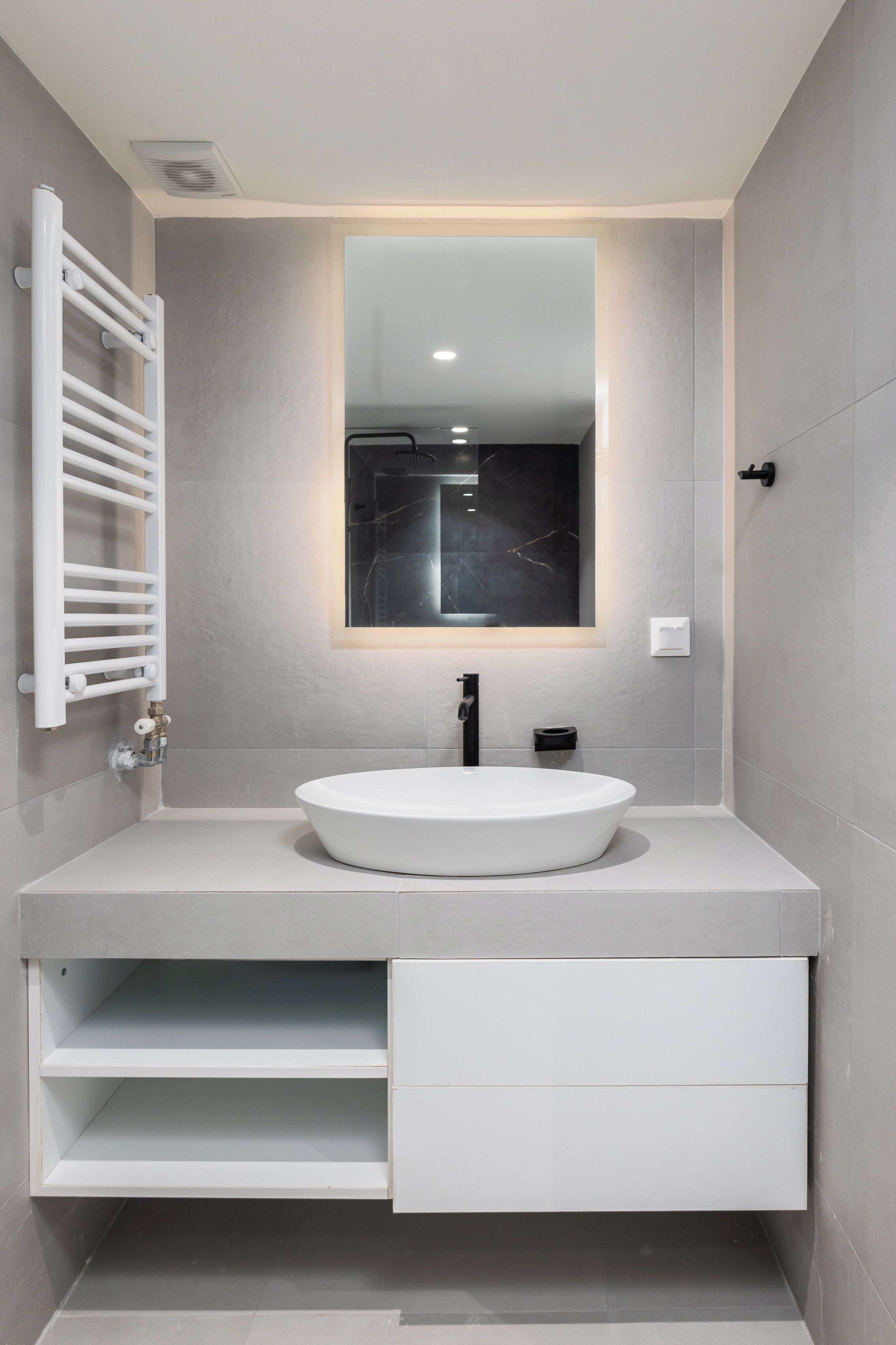 Loft | Bathroom | Shower, eco-friendly toiletries, hair dryer, towels