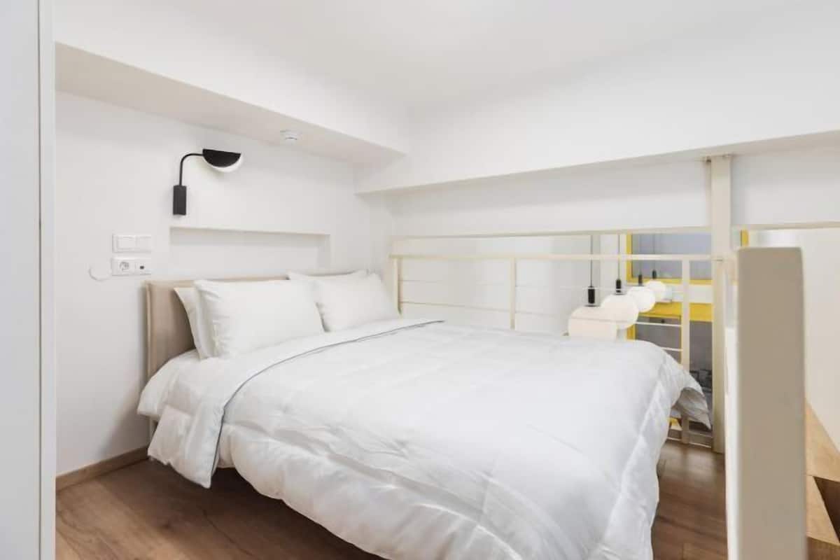 1 bedroom, desk, laptop workspace, blackout drapes