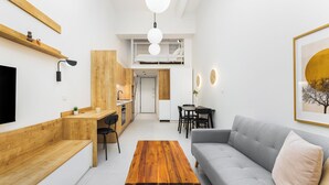樓中樓客房 | 書桌、筆電工作空間、遮光布/窗簾、熨斗/熨衣板