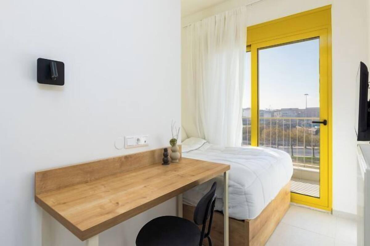 1 Schlafzimmer, Schreibtisch, laptopgeeigneter Arbeitsplatz