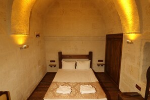 Habitación estándar doble | Sistema de insonorización, tabla de planchar con plancha, wifi gratis