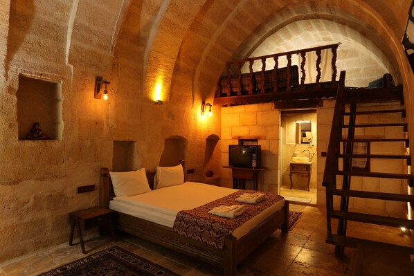 Deluxe tweepersoonskamer | Geluiddichte muren, een strijkplank/strijkijzer, gratis wifi, beddengoed