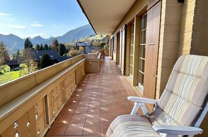 Balcony - Apartment in Gstaad With Stunning Mountain Views (Rougemont)