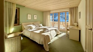 Apartment | 4 bilik tidur, seterika/papan seterika, cadar katil 