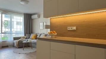 Apartment, 1 Bedroom, Garden View | Interior