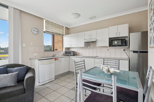 Ocean Parade 18 - Two Bedroom Apartment with Pool Views