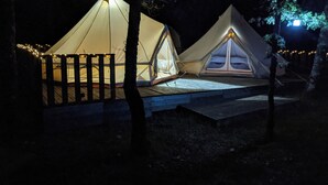 Two large tents with a wooden deck in front, surrounded by trees. - DOUBLE TENTS FOR 4 PEOPLE IN THE HEART OF NATURE! Espace ERICA (Saint-Projet)