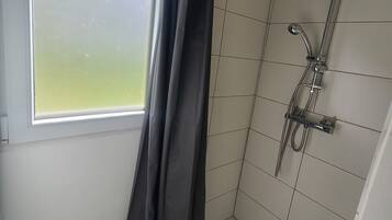 Douche, articles de toilette écologiques, sÚche-cheveux