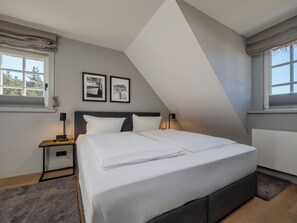 3 室のベッドルーム、デスク、アイロン / アイロン台、WiFi (無料)