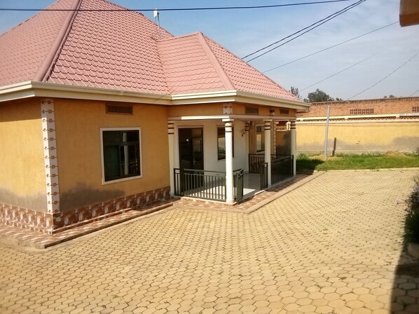 Fachada da propriedade