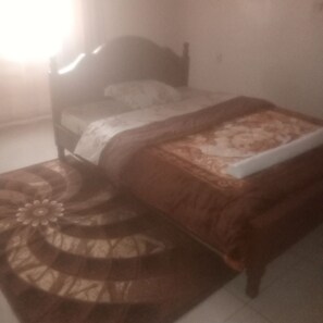 Family Double Room | Desk, laptop workspace, free WiFi