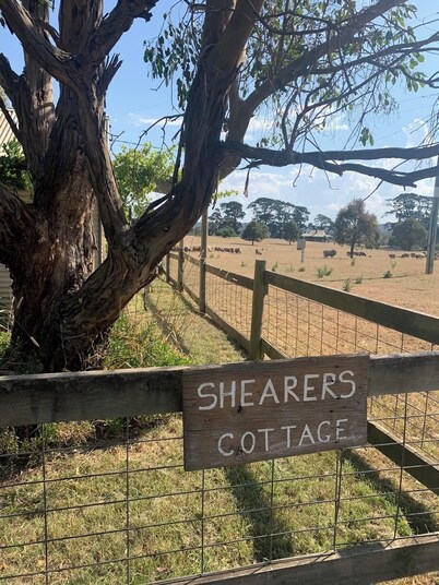 Shearers Cottage at Curraweela Farm
