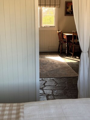 1 bedroom, bed sheets