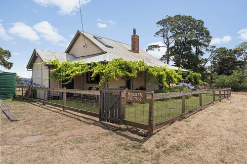 Blue Slate Cottage at Curraweela Farm