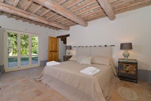 5 chambres, lit parapluie, Wi-Fi gratuit, draps fournis