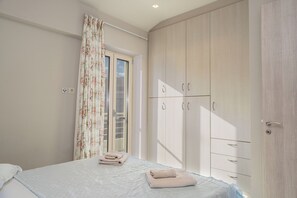 2 habitaciones, tabla de planchar con plancha, wifi y ropa de cama 