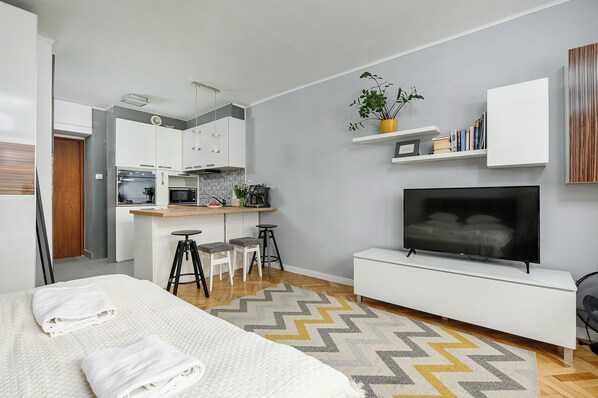 1 bedroom, blackout drapes, iron/ironing board, free WiFi
