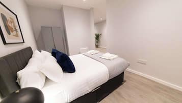 2 bedrooms, iron/ironing board, WiFi, bed sheets