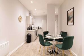 Dining - Convenient 2 Bed Apartment in Waterloo, Liverpool (Liverpool)