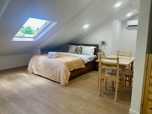 1 bedroom, laptop workspace, iron/ironing board, free WiFi - Nova Charm Aparthotel in Old Tbilisi (Tbilisi)