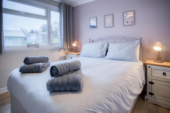 Chalet (2 Bedrooms) | 2 bedrooms, bed sheets - Swanbrook - 2 Bedroom Chalet- Freshwater East (Pembroke)