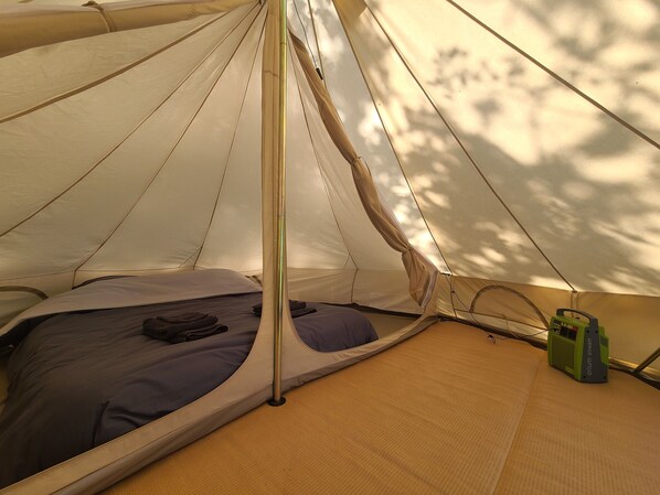 2 bedrooms, bed sheets