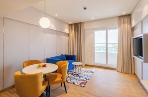 Signature Studio Suite, City View | Living area | 32-inch TV with satellite channels - Effotel by Sayaji Navi Mumbai  (Panvel)